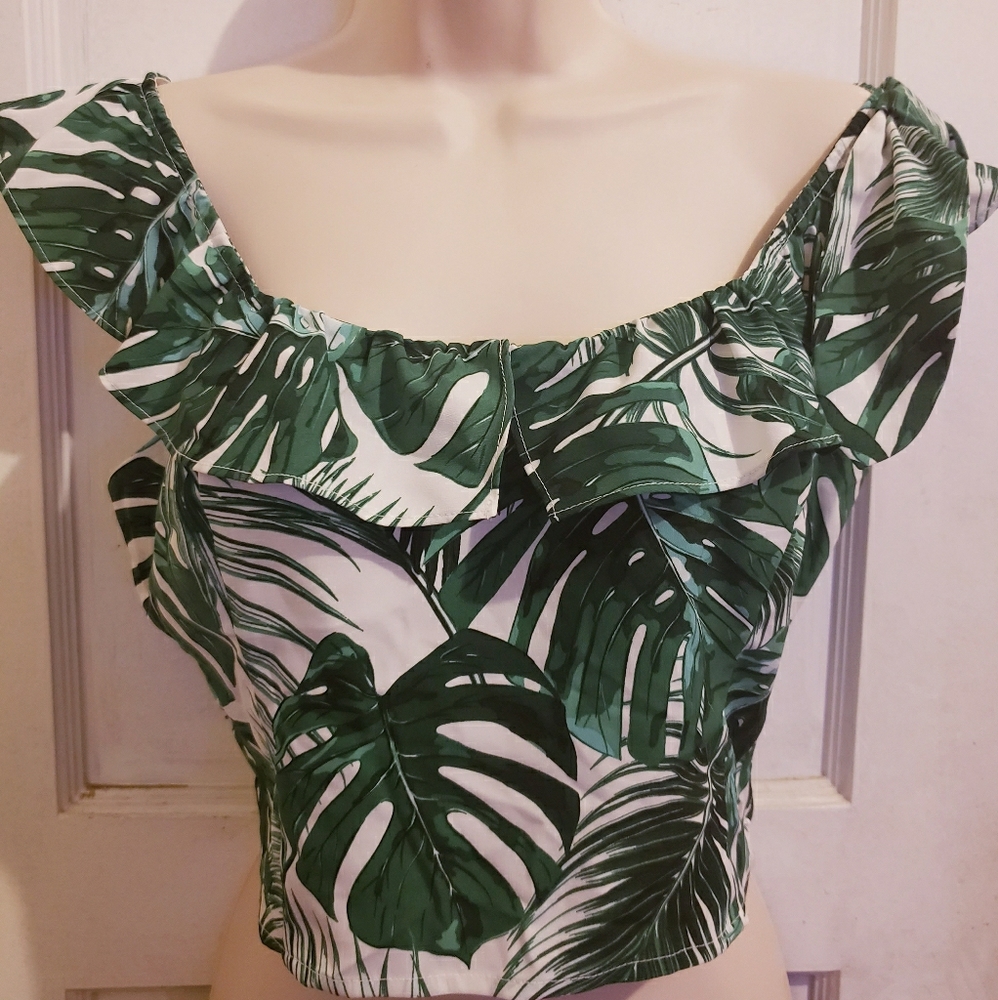 NWT Guess Crop Top